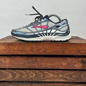 Brooks DYDA Running Sneakers Mens size 10 Gray Pink Low Top 1201631 D065